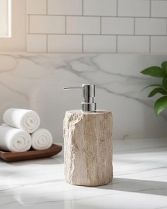 Support à bouteilles en bois naturel, parfait pour le shampoing, l'après-shampoing et l'organisation de la salle de bain, fabriqué à la main en Inde - Product Image 1