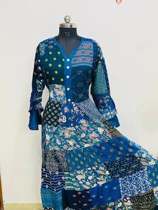 เดรสยาวลายปะติดสีน้ำเงินสำหรับผู้หญิง งานแฮนด์เมดสไตล์อินเดีย แขนยาว ผ้าฝ้ายโบฮีเมียน ดีไซน์กระดุม ชุดลำลอง - Product Image 4