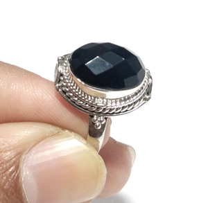 Anillo de Piedra Preciosa de Ónix Negro Natural, Plata de Ley 925, Corte Ovalado Facetado, Joyería Hecha a Mano, KGN SILVER JEWELLERY HOUSE - Product Image 1