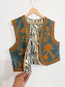Velvet Suzani Embroidery Lightweight Floral Streetwear Vest <b>Coat</b> <b>Women</b> Handmade Boho Ethnic Crew Neck <b>Sleeveless</b> Short Jacket - Product Image 2