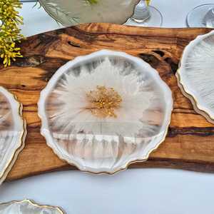 Sous-verres décoratifs faits à la main en résine à motifs floraux, prix de gros pour la maison, les cafés et les restaurants, par AALIYAN IMPEX - Product Image 1