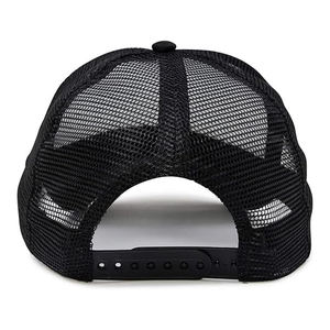 Casquette Trucker en Maille Noire/Blanche en Gros, Casquette de Baseball Snapback Personnalisable avec Logo, Réglable et Respirante, Vendeur en Gros USA, Royaume-Uni, Europe - Product Image 6