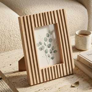 Marco de Fotos Exclusivo Artesanal con Incrustaciones de Resina y Hueso, Portafotos Hecho a Mano de Primera Calidad con Tamaño Personalizado para Hogares Modernos y Elegantes - Product Image 5