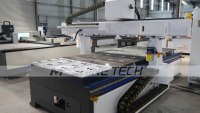 Routeur CNC M-shine 4 axes à tête oscillante 1325 pour le travail du bois, découpe de meubles, sculpture 3D sur bois, fabrication d'armoires en MDF et contreplaqué
