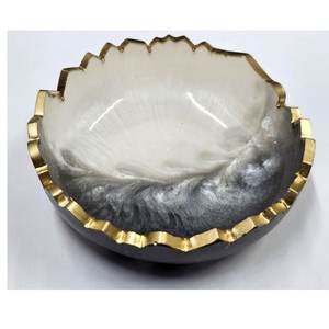 Bandeja de Servir Hecha a Mano con Selenita y Pirita Pintada a Mano, con Borde Dorado y Color Personalizado - Product Image 1