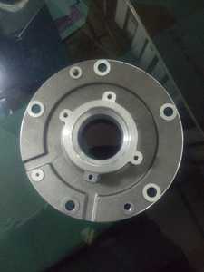 Soporte de cigüeñal, componentes de aluminio fundido a presión con acabado arenado, piezas mecanizadas a medida para uso automotriz - Product Image 1