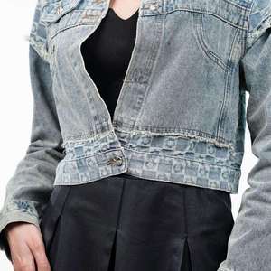 Chaqueta Vaquera de Moda para Mujer con Estampado Geométrico, Bordes Deshilachados, Cuello Camisero, Manga Larga, Corte Corto, Estilo Otoñal - Product Image 3
