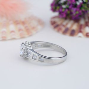 Anillo de Boda Ovalado de Plata de Ley S925 Chapado en Oro de 14K con Zafiro para Dama Digna y Elegante, Certificado - Product Image 2