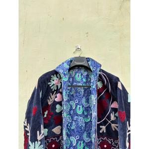 Chaqueta Bomber de Terciopelo Bordada a Mano, Corta, Ecológica, con Estampado Floral, Cuello Mao, Manga Larga, para Otoño, Invierno y Primavera, de Algodón - Product Image 4