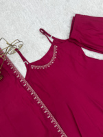TENNECY Ensemble Anarkali et Dupatta en Tissu Chanderi Réversible avec Broderie, Coupe Évasée Longue, Infroissable, et Pantalon Assorti