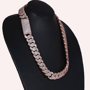 Cadena de Oro Rosa de Lujo con Eslabones Cubanos y Diamantes de Moissanita VVS, Joyería de Declaración Estilo Hip Hop, Regalo Premium Unisex - Product Image 2