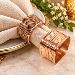 Anillo para Servilletas Moderno con Baño de Cobre, Diseño Cuadrado Deslumbrante, Accesorio Decorativo para Bodas, Fiestas y Banquetes - Product Image 1