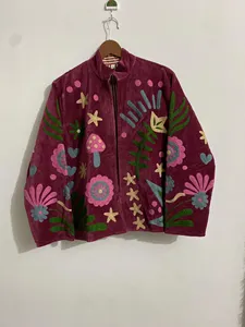 Chaqueta Bordada de Terciopelo Borgoña Hecha a Mano con Diseño Floral para Mujer, Estilo Bohemio de Jardín Botánico, Manga Larga, para Otoño - Product Image 3