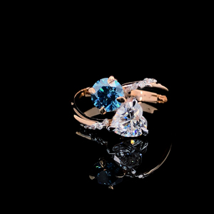 Elegante anillo de diamante cultivado en laboratorio con corte redondo y en forma de corazón, banda de oro amarillo macizo de 14k con pulido brillante, anillo de compromiso de 1 quilate. - Product Image 4