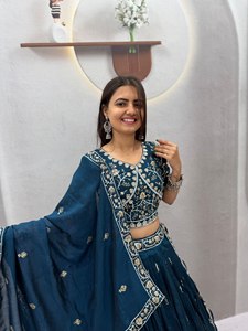 Lehenga Choli en soie brodée bleue, tenue traditionnelle indienne et pakistanaise, avec travail de sequins lourds, plissée, coupe classique, pour mariage - Product Image 6