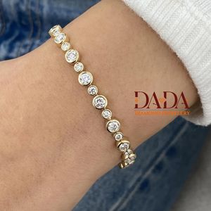 สร้อยข้อมือเพชรเม็ดกลมสำหรับสตรีสไตล์เทนนิสคลาสสิก - Product Image 1