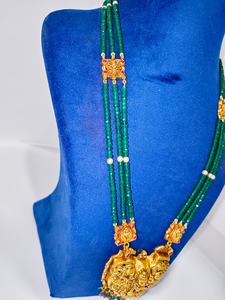 Elegante Collar de Cadena Plateada con Cristales Cuadrados Color Verde Azulado y Perlas, Joyería Minimalista para Bodas y Fiestas para Mujer - Product Image 3