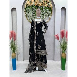 Ensemble de costume de soirée en mousseline de soie taille XL avec broderies et sequins - Product Image 3