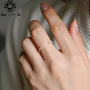 Bague de fiançailles classique pour femme Charm_Jewells, plaquée or rose, trois pierres, moissanite taille coussin, certifiée IGI, sertie à griffes - Product Image 6