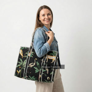 Bolsa de Mano de Algodón Acolchado con Estampado Botánico y Animal de Jaipur, Hecha a Mano, Gran Capacidad, Ecológica, Reutilizable, para Compras - Product Image 5