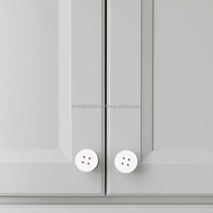Pomos de latón antiguo para gabinetes de bar - Tiradores de puerta de cerámica azul y blanca hechos a mano para cocina y dormitorio - Product Image 4