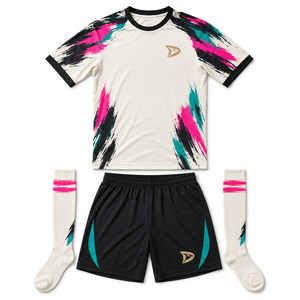 Uniformes de Fútbol Personalizados al por Mayor: Conjunto de Uniforme de Fútbol para Hombre en Poliéster Transpirable con Cuello en V y MOQ Bajo |   Jersey Deportivo de Verano OEM - Product Image 5