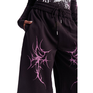 Pantalones Cortos Deportivos de Estilo Urbano para Mujer, Personalizados con Logotipo Serigrafiado, Estilo Desgastado, Talla Grande, Precio al por Mayor - Product Image 2
