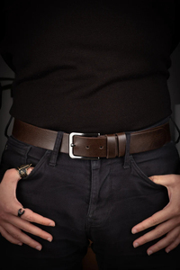 Cinturón de Cuero Genuino para Hombre de Alta Calidad OEM con Hebilla de Aleación, Venta al por Mayor 2026, Diseño Elegante para Jeans Casuales, Logotipo Personalizado de Marca - Product Image 6