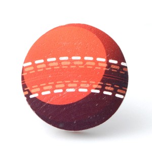 Venta al por mayor de tiradores contemporáneos de madera de pino duraderos para cajones infantiles, tiradores de armario con diseño de pelota de cricket, color rosa, para armarios, de fácil instalación - Product Image 1