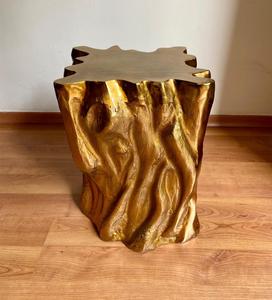 Table d'appoint en forme de souche d'arbre dorée, pièce décorative contemporaine pour salon ou chambre à coucher - Product Image 4
