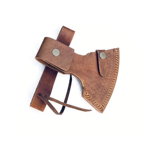 Hache de survie en acier Damas forgé à la main par Steel Craft International, manche en bois de frêne avec fourreau en cuir, hache Damas - Product Image 6