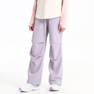 Ninja Urbain Discret : Tissus techniques entièrement noirs avec fermetures magnétiques discrètes pour un profil tactique silencieux et élégant pour femmes - Product Image 1