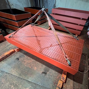 เมโทรเด็คเหล็กกล้าคาร์บอนแบบกำหนดเองพร้อมตะขอเกี่ยว - Product Image 1