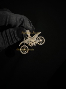Pendentif Collier Personnalisé Plaqué Or 10K avec Diamant Moissanite, Style Moto, Tendance Hip Hop Motocross, pour Motard, Breloques - Product Image 6