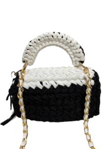 Bolso de Mano Mini de Ganchillo de Algodón Hecho a Mano en Blanco y Negro - Product Image 3