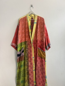 Kimono boho de seda sari, ropa de estar vintage india, bata de crepé, vestido largo estilo boho - Product Image 3