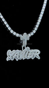 Pendentif Mossanite sur mesure en argent sterling 925 avec caution croisée personnalisée Iced Out Diamond Unique Name Pendant Charm - Product Image 6