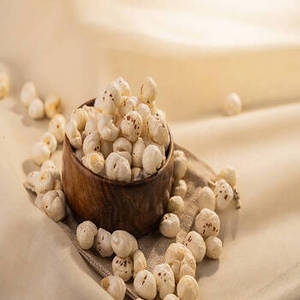 Makhana indien frais de première qualité, récolte de la nouvelle saison, provenant de sources naturelles avec tri de qualité. - Product Image 2