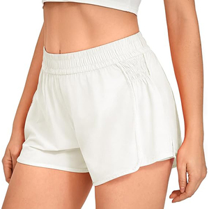 Shorts de sport pour femmes à taille haute élastique blanc perle, fluides, respirants, à séchage rapide, en polyester, pour la course et l'entraînement - Product Image 1
