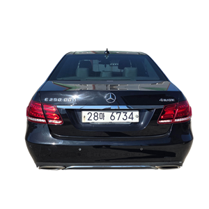 Mercedes-Benz Clase E Diésel Sedán con Volante a la Izquierda, Asientos de Cuero, Interior Oscuro - Exportador Coreano Inspeccionado (300500 Autos/Mes) - Product Image 3