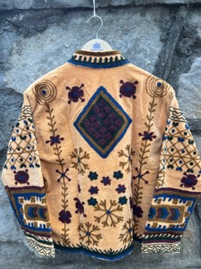Chaqueta de Mujer de Terciopelo Tejido Acolchado Reversible Bordado a Mano |   Boho Floral Étnico Vintage Invierno |   Artesano Personalizado - Product Image 5