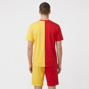 Conjunto de camiseta y pantalones cortos para hombre en amarillo y rojo con bloques de color, cuello redondo, ropa casual de verano, conjunto transpirable de algodón tejido. - Product Image 5