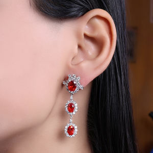 Boucles d'oreilles pendantes ovales rouge rubis en argent 925, magnifiques boucles d'oreilles pendantes pour femmes et filles, à porter lors de mariages et de fêtes - Product Image 1