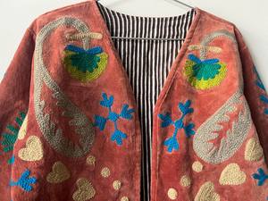 Chaqueta Bomber Acolchada de Terciopelo Tejido |   Abrigo Festivo con Bordado de Letras Hecho a Mano |   Ropa de Invierno Étnica Bohemia - Product Image 3