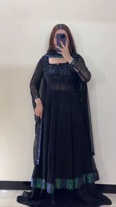 Magnifique Salwar Kameez indien pakistanais de créateur en tissu Georgette, orné de fils fantaisie et de sequins, élégant, séchage rapide, toutes saisons, pour les fêtes - Product Image 2
