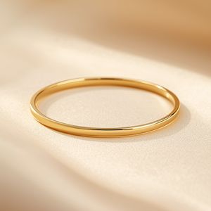 Bracelet jonc fin élégant en or jaune massif 14 carats, minimaliste, poli, classique, empilable, bijoux fins - Product Image 1