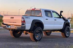 BEST GOOD 2012 TRD Off.Road DoubleCab 4xx4 6 vitesses manuelles V.6 Puissance 4WD Off.Road PRÊT À EXPÉDIER - Product Image 5
