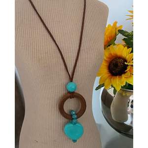 Collar de Resina Hecho a Mano con Acabado Liso, Sensación Ligera y Calidad Duradera, Accesorios de Moda de Cristal, Joyería - Product Image 1