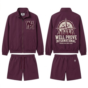 ชุดเซ็ตเสื้อแจ็คเก็ตและกางเกงขาสั้นไนลอนพรีเมียม 120 GSM น้ำหนักเบา สีแดงเลือดหมู สไตล์ลำลอง มีฮู้ด สำหรับสตรีทแวร์ แห้งเร็ว รับสั่งทำ - Product Image 1