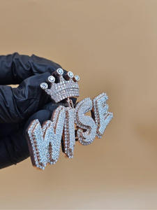 จี้รูปมงกุฎ "WISE" ประดับเพชรโมอิสซาไนต์แบบ Iced Out สไตล์ฮิปฮอป สร้อยคอทองคำ/เงิน ประดับเพชรระยิบระยับ ของขวัญสำหรับผู้ชายและผู้หญิง - Product Image 6